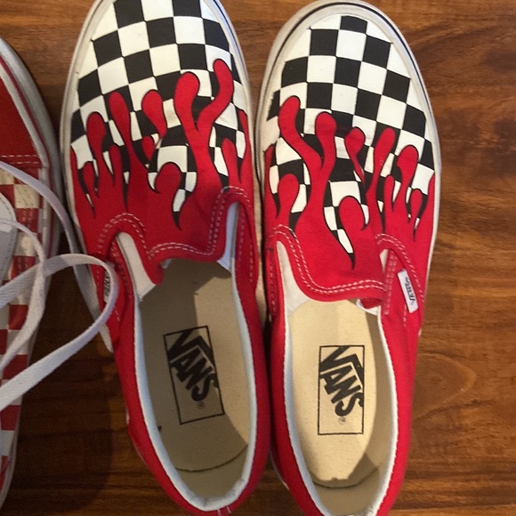 Vans - Picture 2 of 6